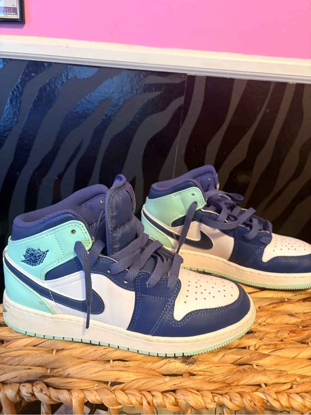 Jordan Kids High-Top Sneakers in Navy and Mint - Picture 3 of 7